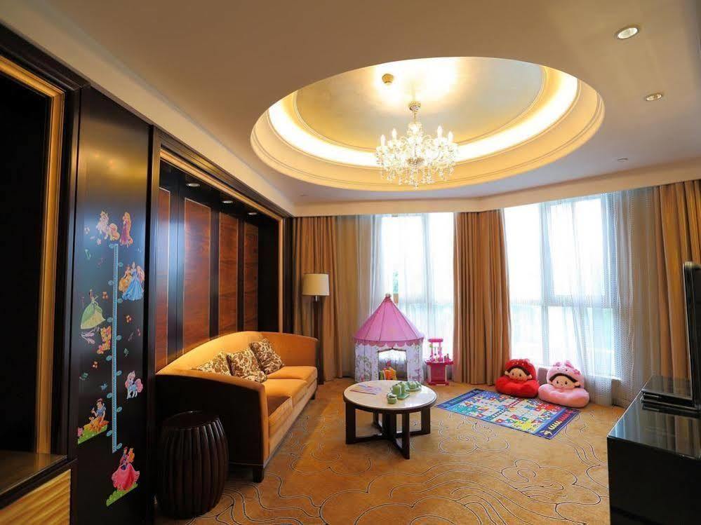 Royal Tulip Hotel Zhujiajiao Шанхай Екстер'єр фото